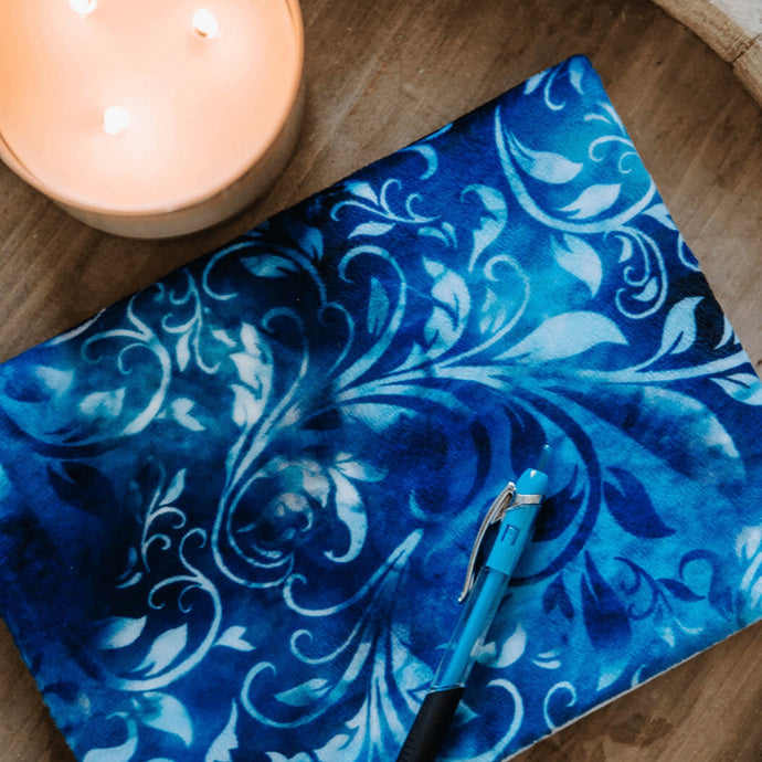 HACKS FOR STICKING WITH A DAILY GRATITUDE JOURNAL PRACTICE